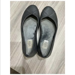 Black Crocs! Fuzzy inside!